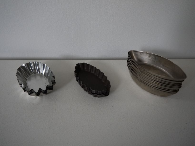 タルト型の種類が一杯 大中小と集めていろいろ作ってね